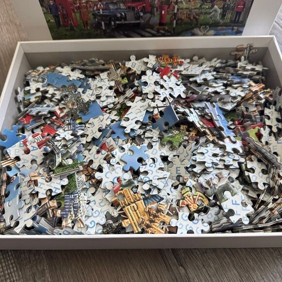 London Building Group 1000 Piece Puzzle - Picture 3 of 3